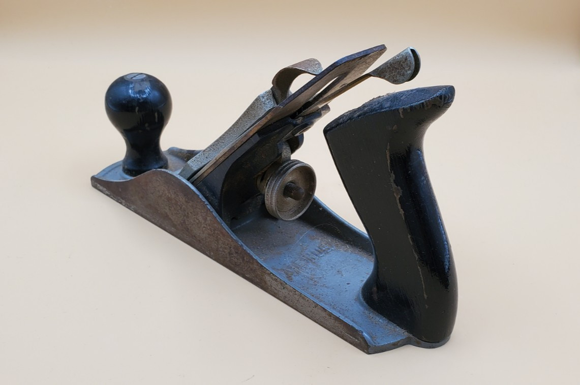 Vintage Stanley Handyman 9-3/4″ Wood Plane No.H1204 plus Unbranded 7″ Plane