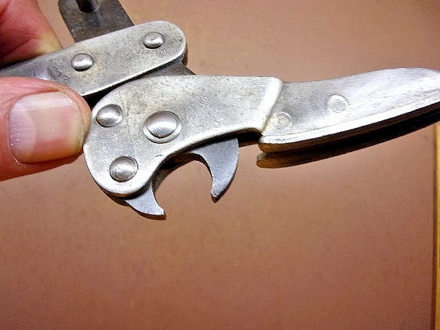 Vintage K-D Mfg. No. 90 Nail Puller 11 1/2″ Long 10 Penny Nail Capacity Clean!