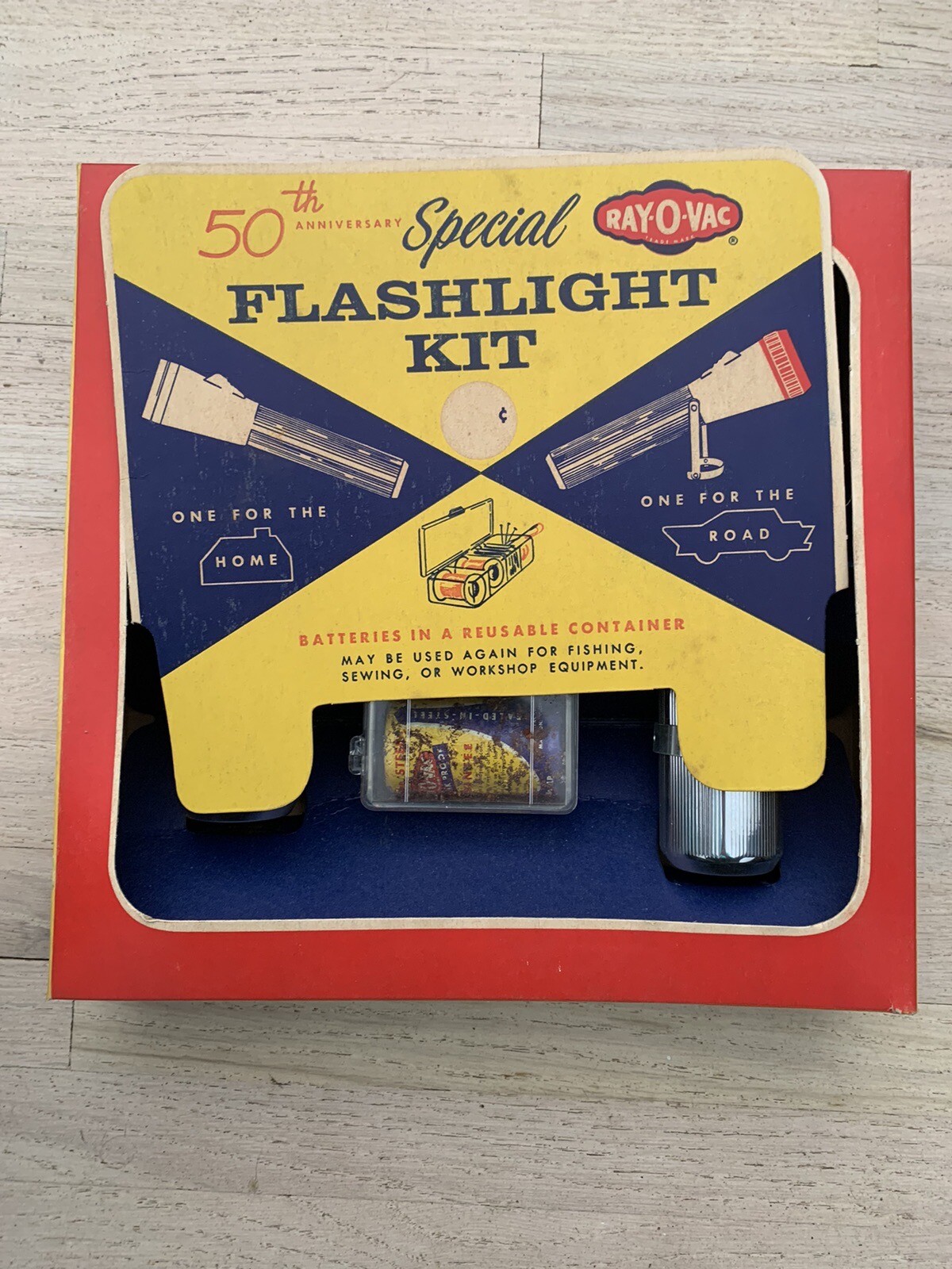 RARE RAYOVAC 50TH ANNIVERSARY FLASHLIGHT KIT MIB