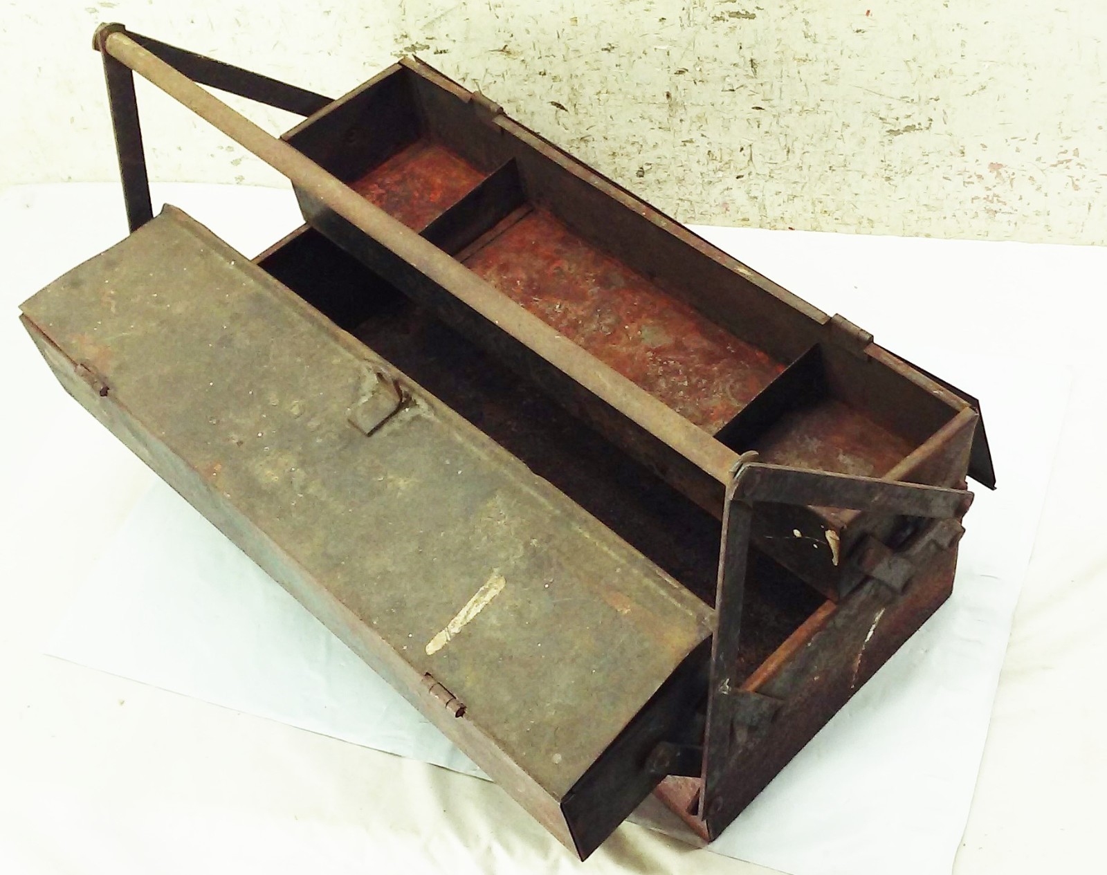 Vtg antique Duplex 2 tier 6 tray Cantilever Tool Box Chest Metal Tackle box USA