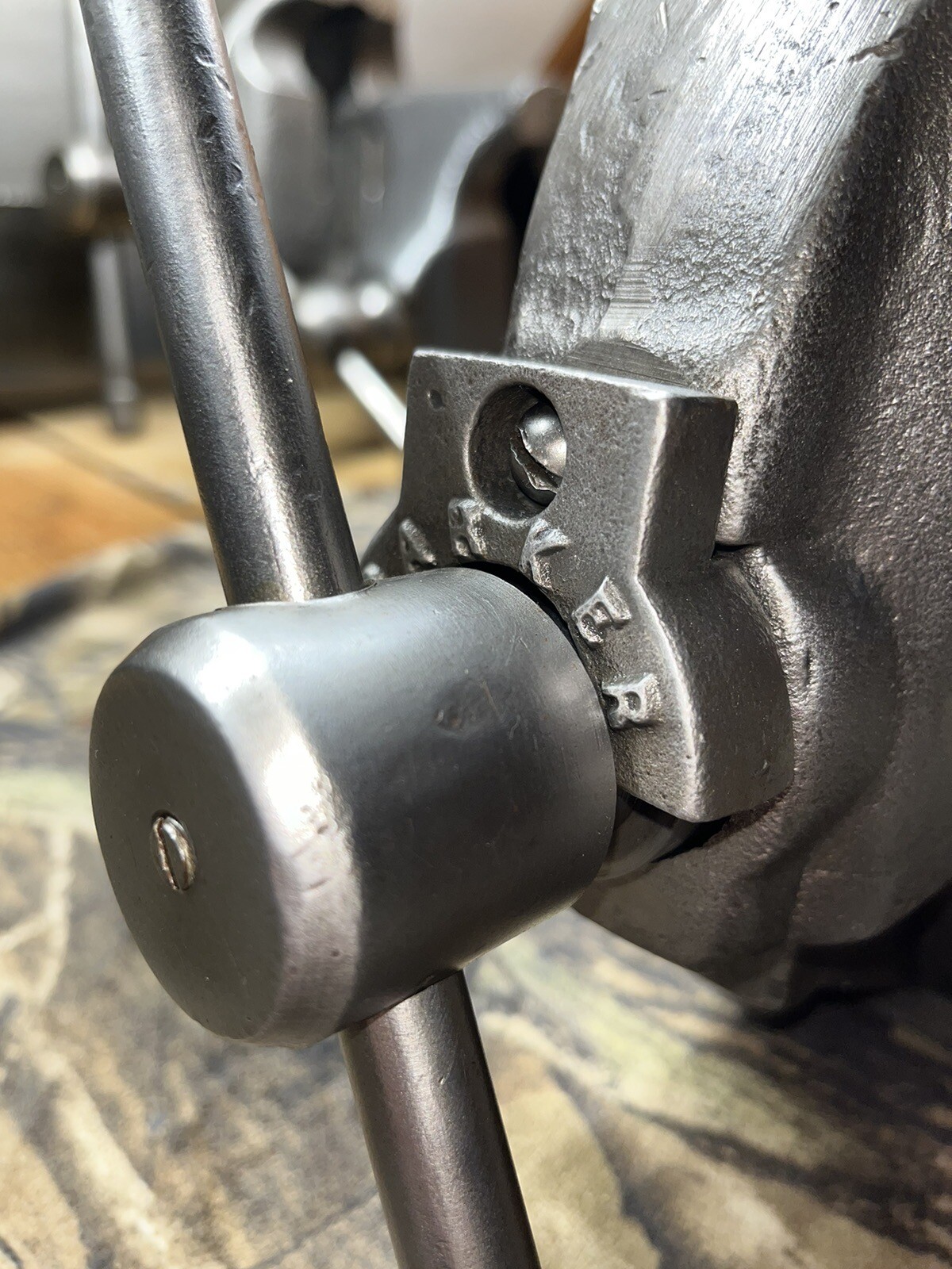 Vintage Chas. Parker No. 953-1/2 Bench Vise Good Condition