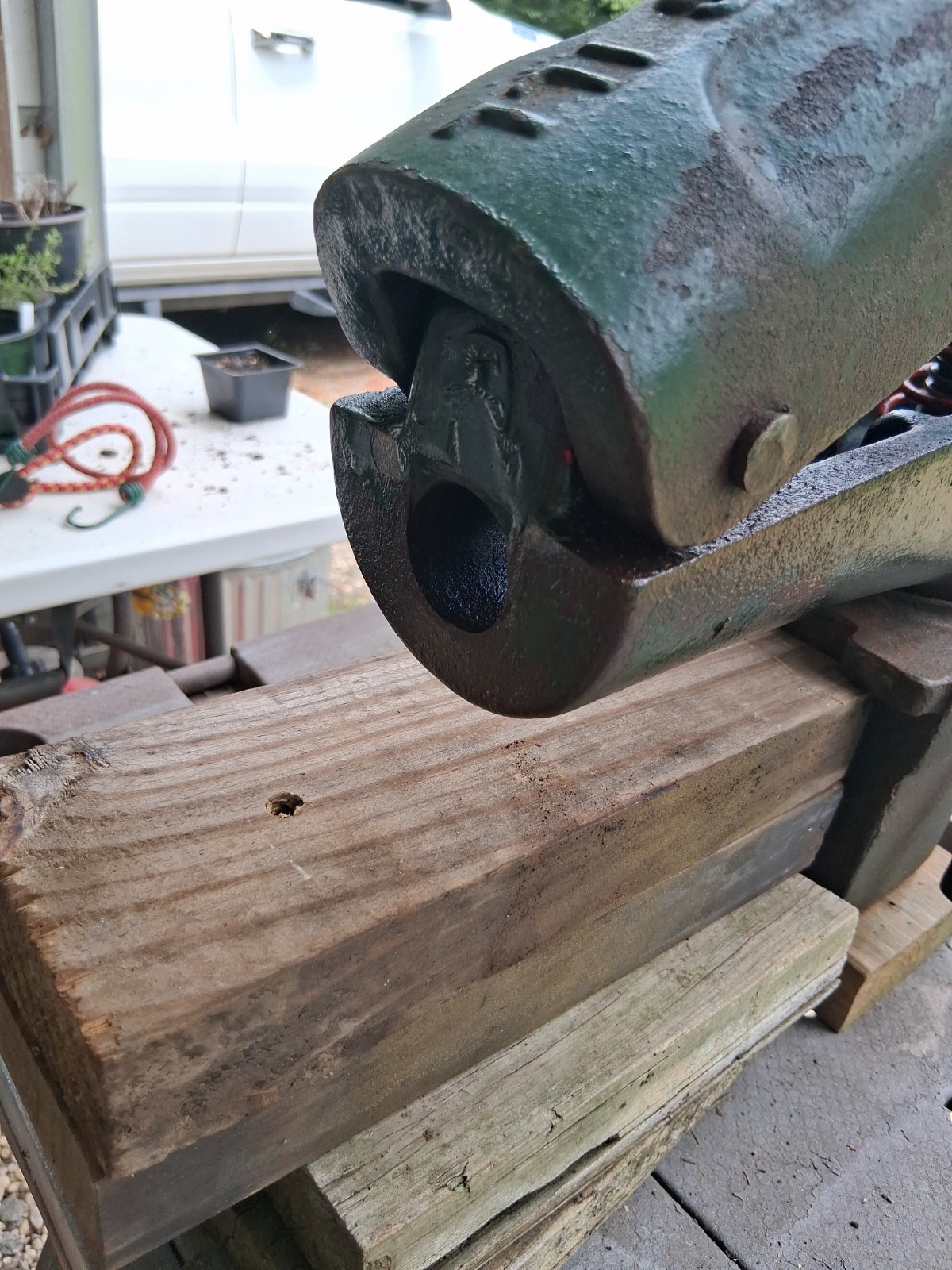 VTG Cole Tool Mfg Chicago Hts Ill No. 11 Post vise w/ Anvil Tip Working “Read”