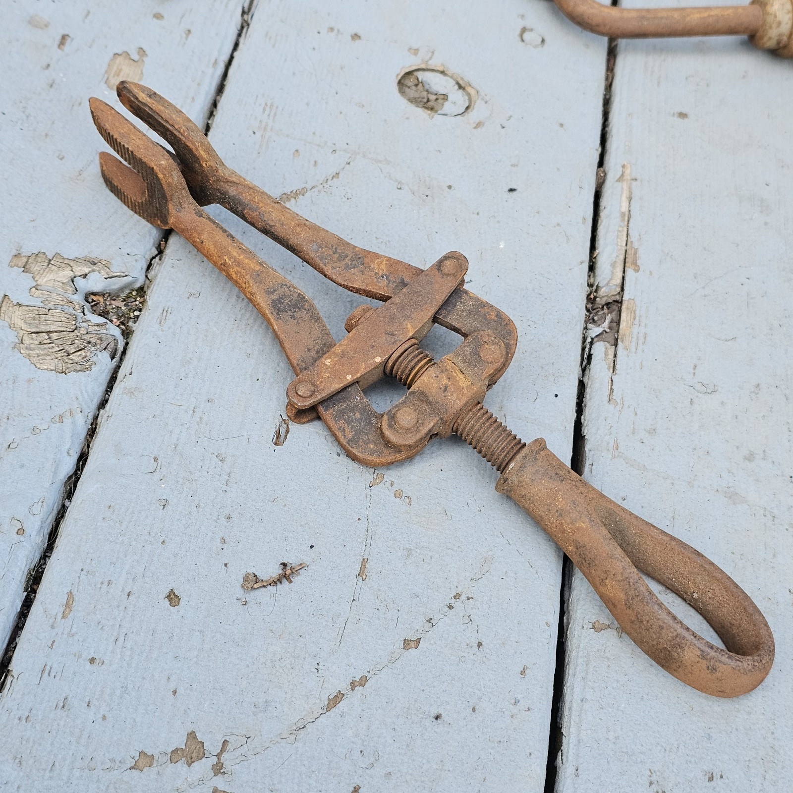 VLCHEK FORGED VALVE SPRING LIFTER DATES BACK TO 1915