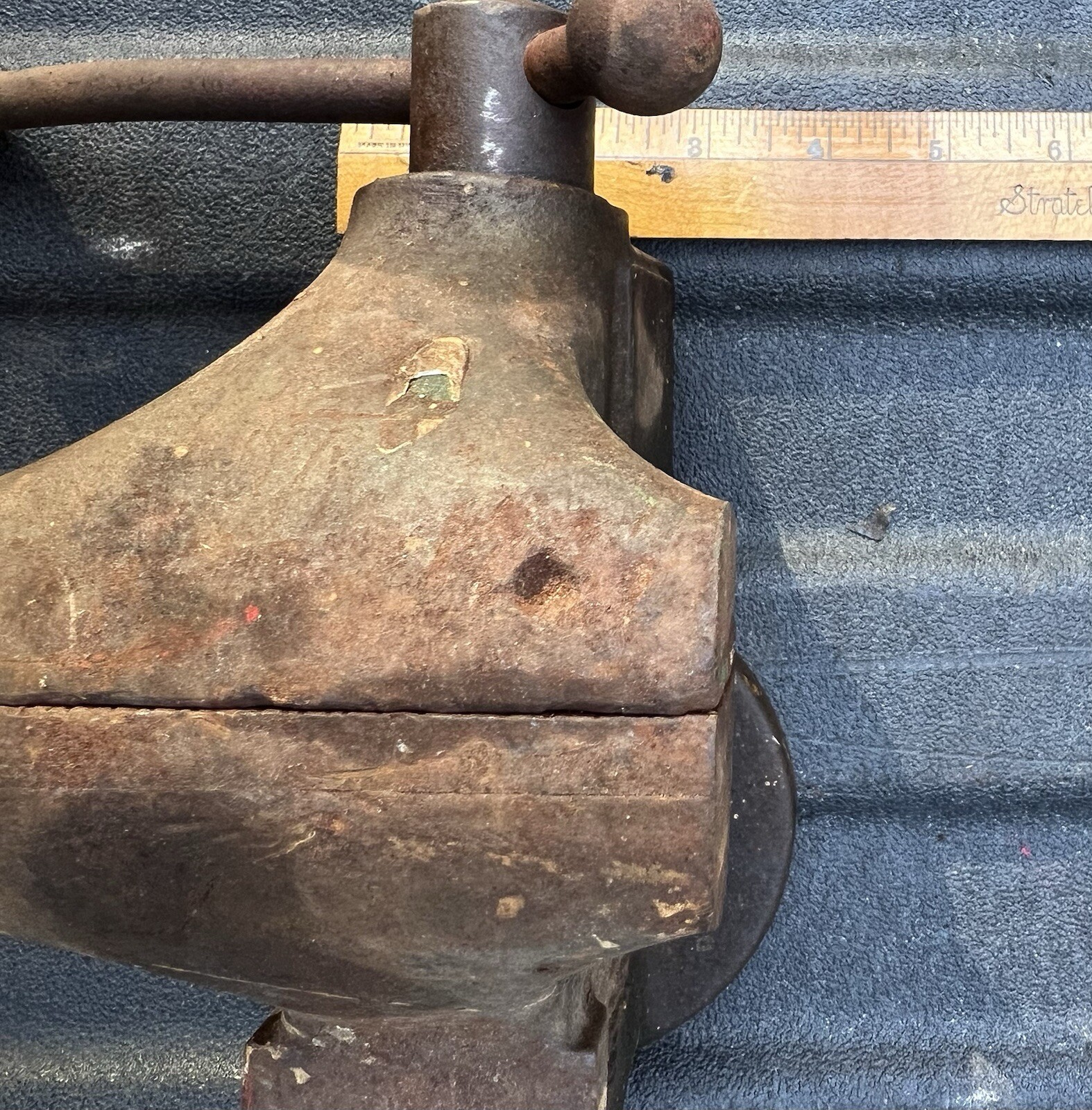 Rare Vintage Hollands “H 3 1/2″ bench vise & anvil w/3 1/2” jaws – collectible