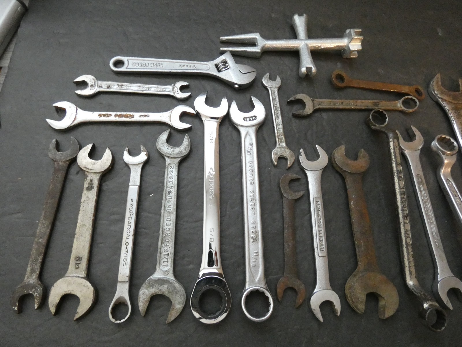 LARGE LOT 22 WRENCHES MISC MAKERS