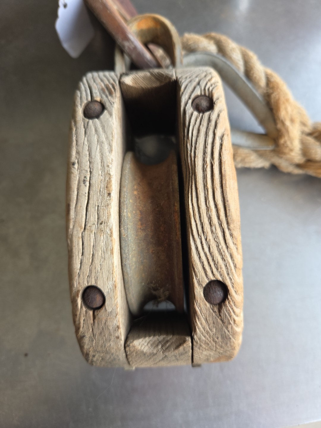 ANTIQUE NAUTICAL PULLEY BLOCK AND TACKLE WITH RIGGING HOLES/ANCHOR LOGO/INFO-PIX