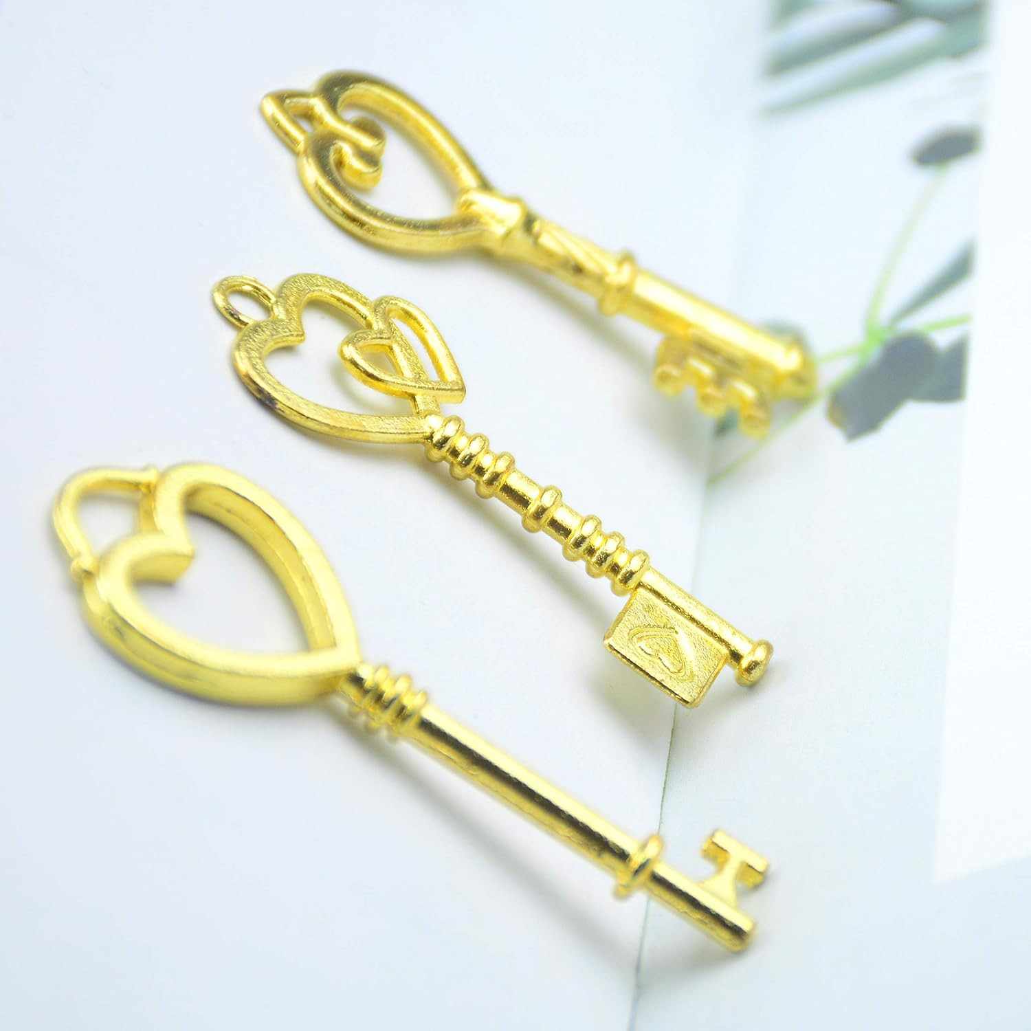Mixed 30 Antique Style Vintage Skeleton Keys Heart Shaped Key Craft Keys for Dec