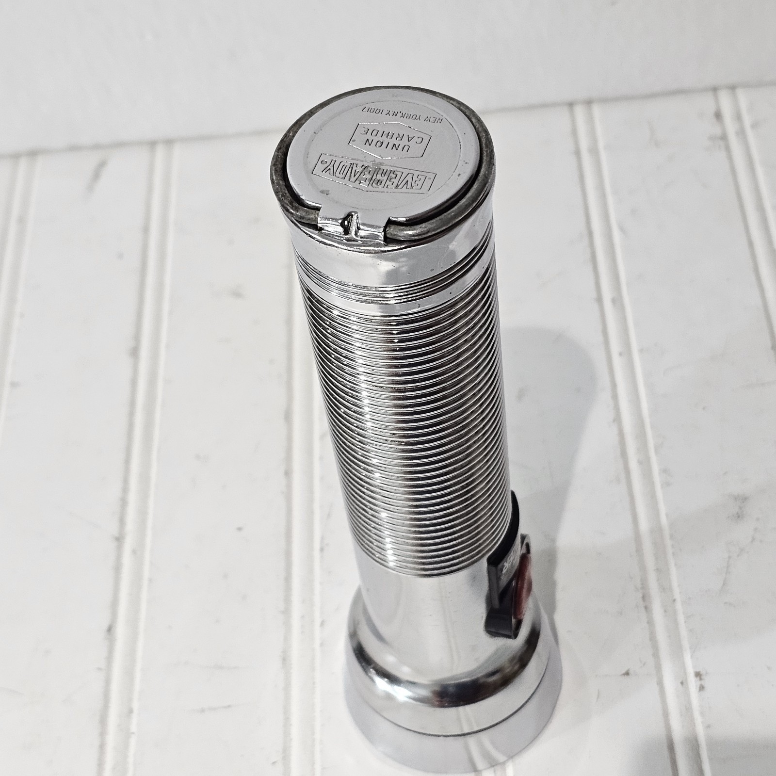 Vintage Eveready Energizer Union Carbide Flashlight Made In USA New York Silver