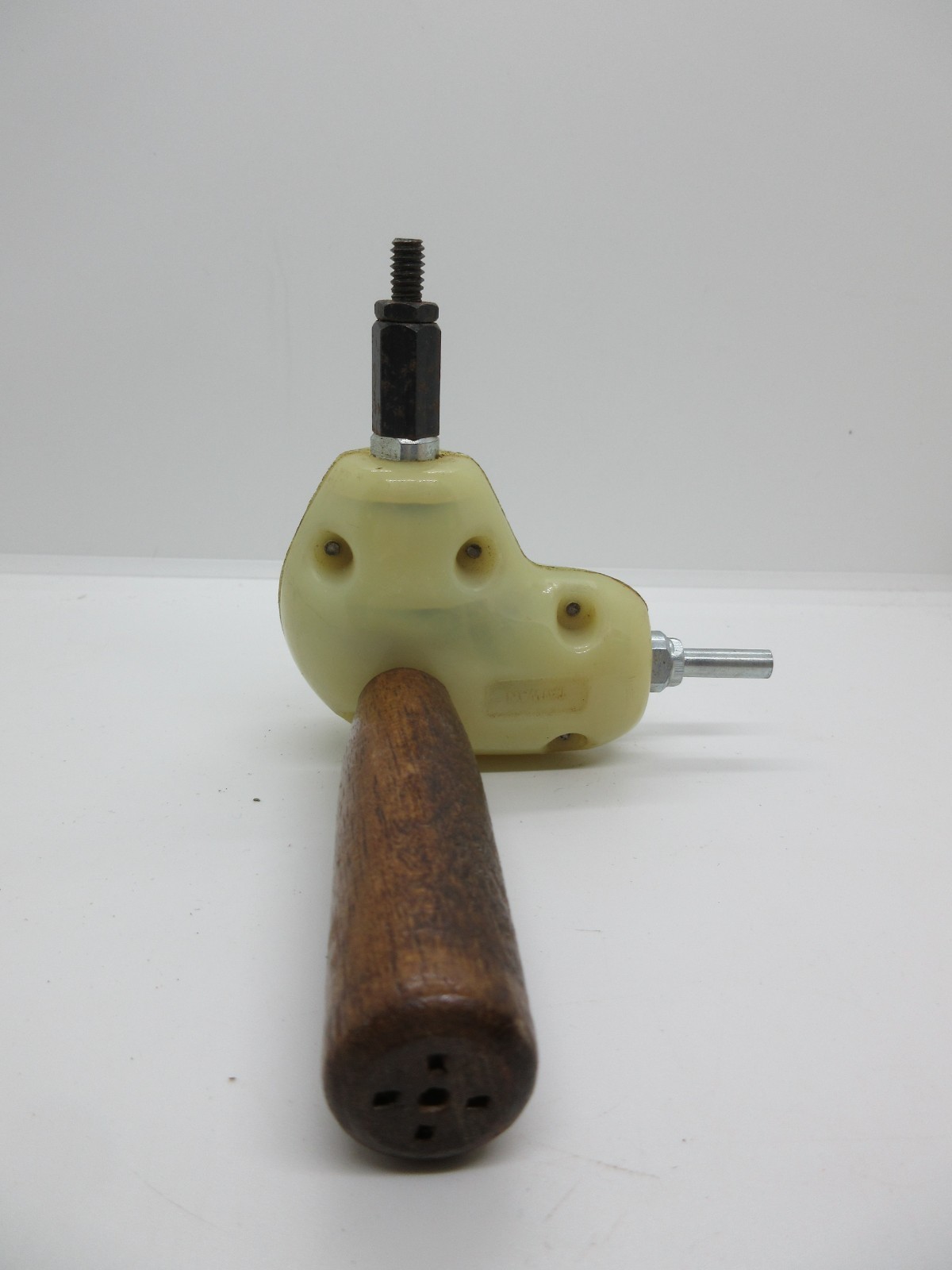 VINTAGE MID-CENTURY HAND-POWERED PALM DRILL DRIVER INTERCHANGABLE CHUCKS 5″