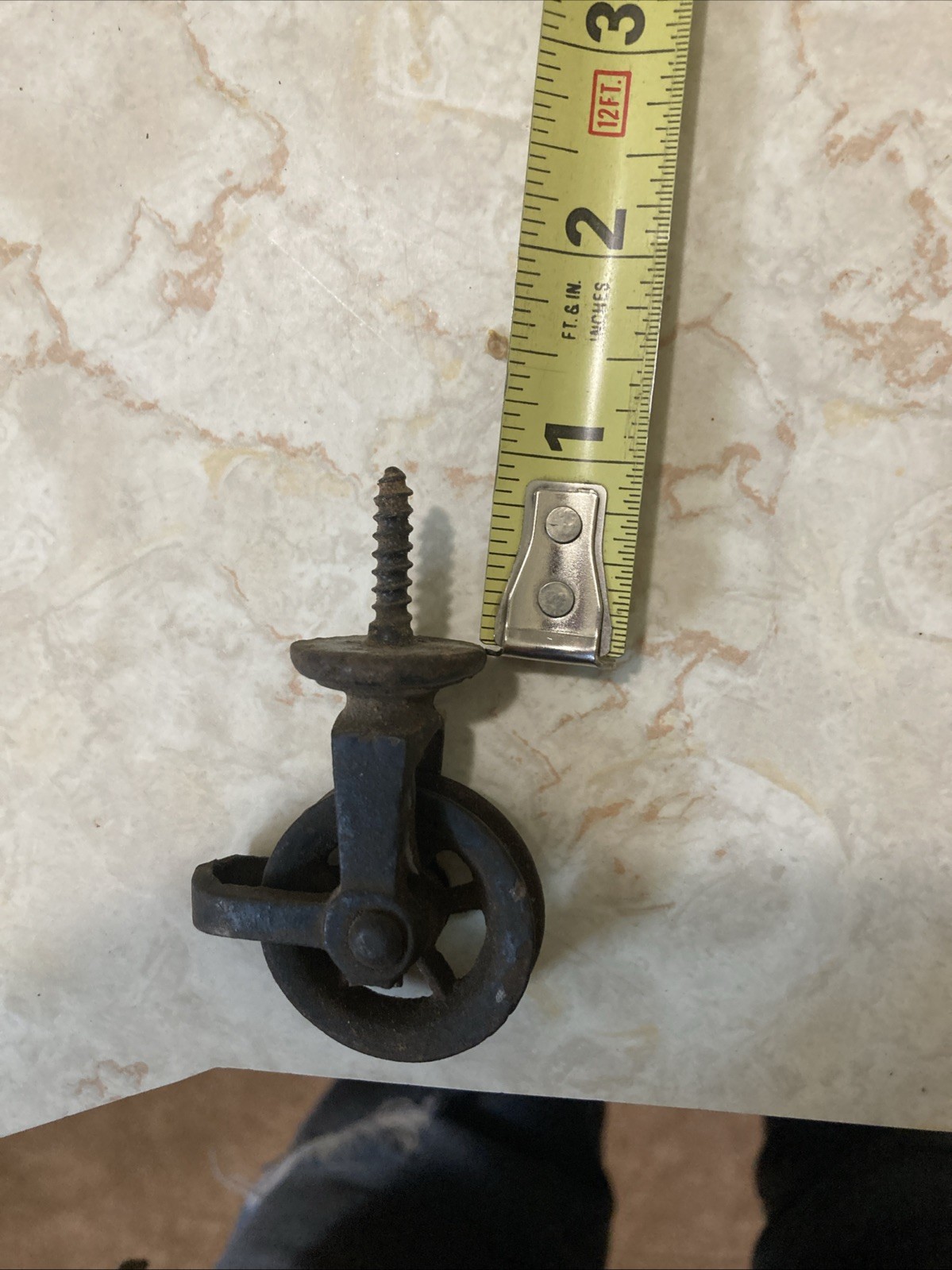 2 Older Small Pulleys 1 New In Pkg & Other Screw In Cast Iron