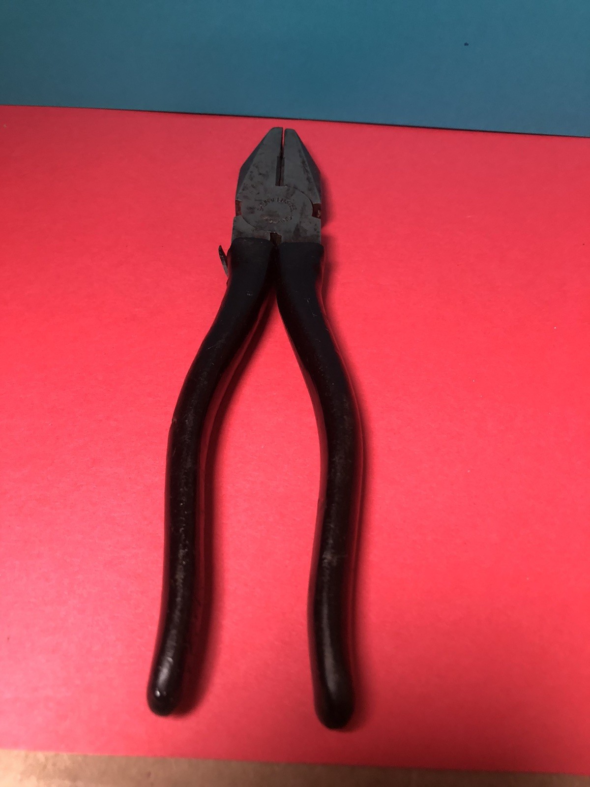 VINTAGE SHEFFIELD Steel 7.5″ LINESMAN PLIERS England Rubberized Handles