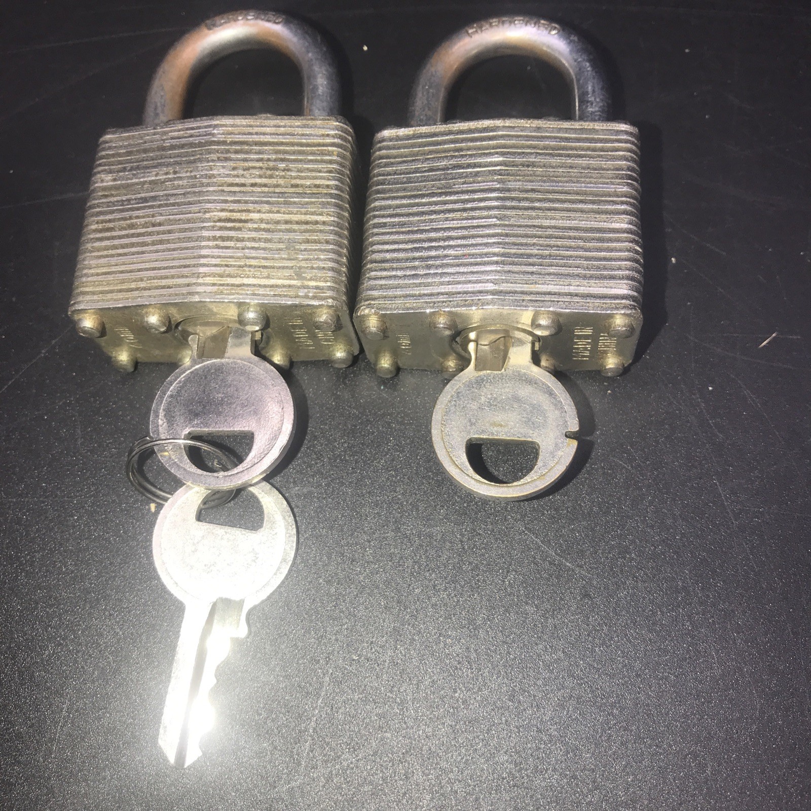2 Keyed Alike Padlocks With 3 Keys 40mm