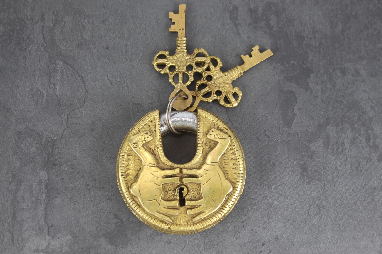 Round Brass Camel Padlock with Engraved Keys – Handmade Antique-Inspired Design