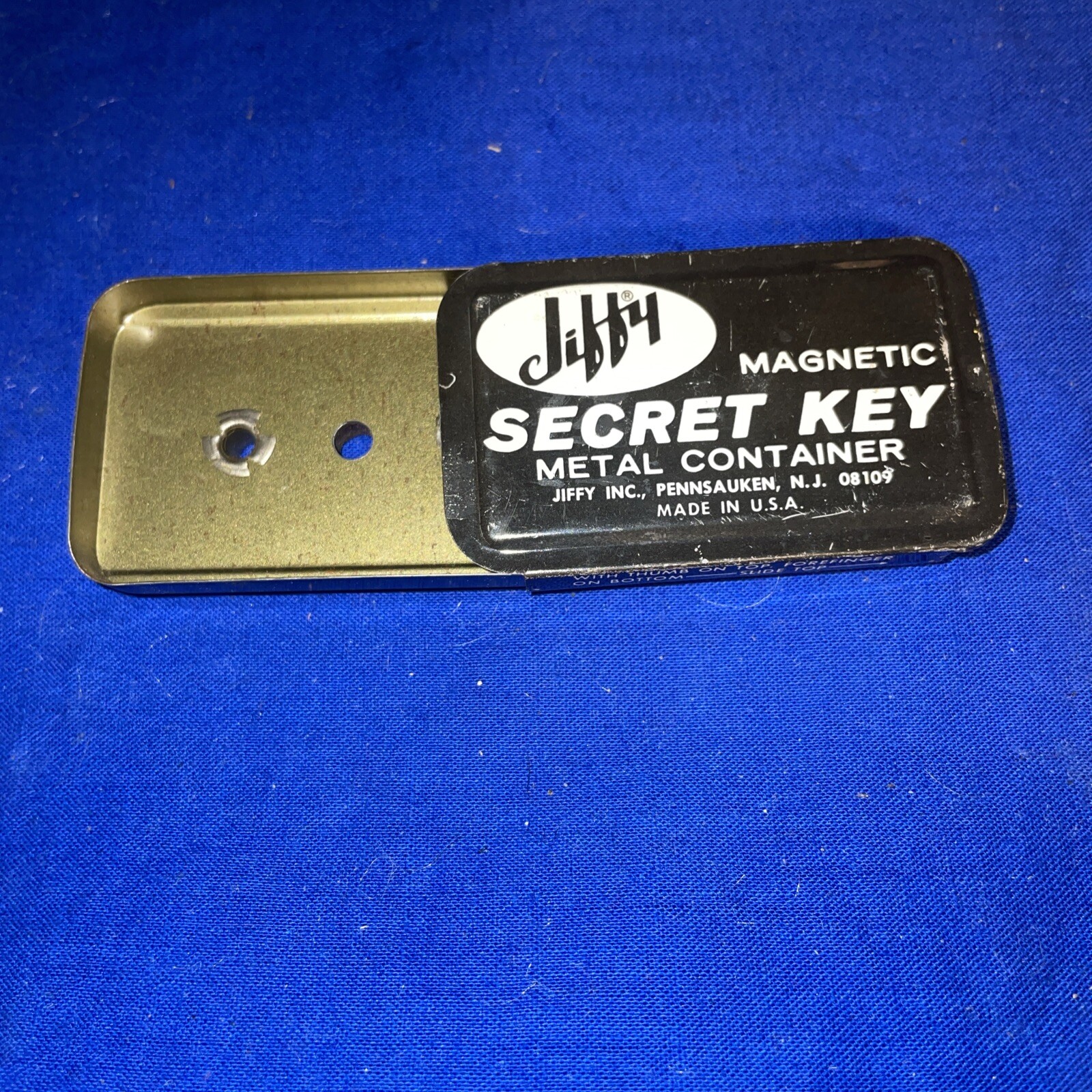 Vintage Jiffy Secret Key Magnetic Metal Container Old Made in USA-Estate Find