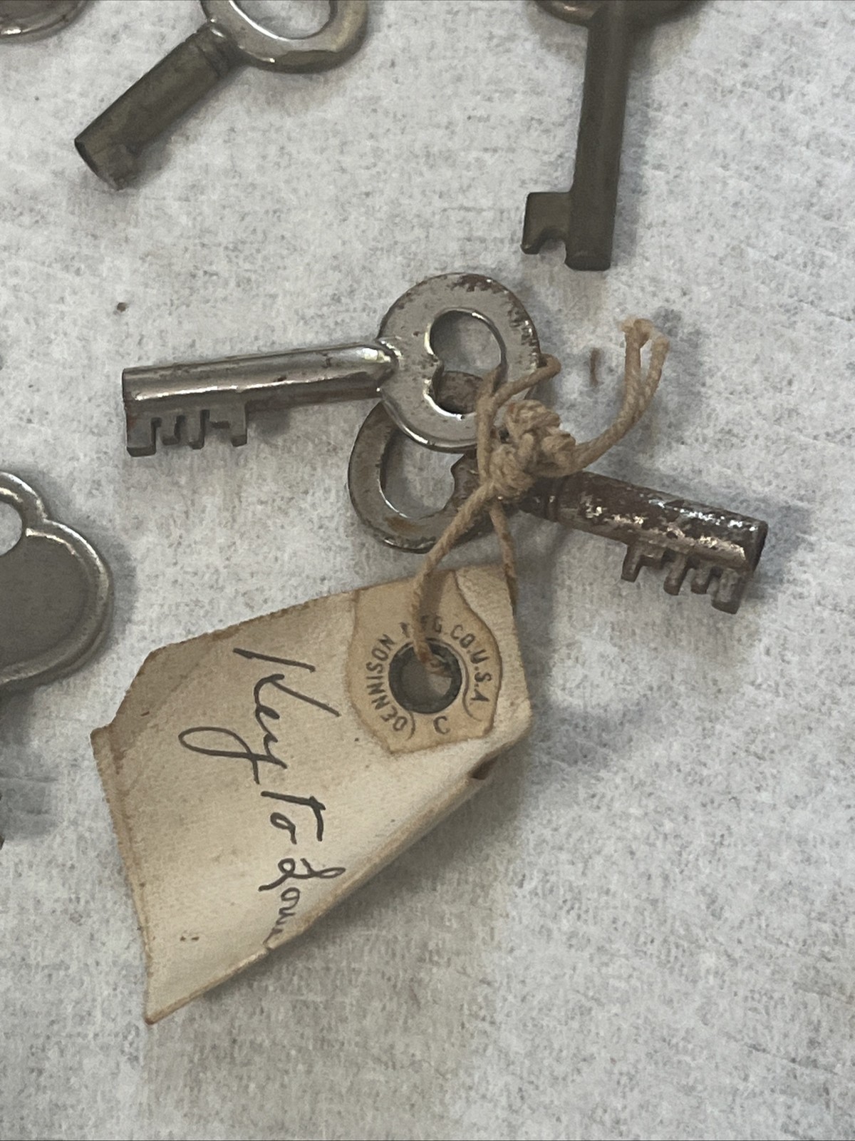 Lot Of 14 Antique Small Skeleton Hollow Barrel Keys Various Shapes Sizes Tags