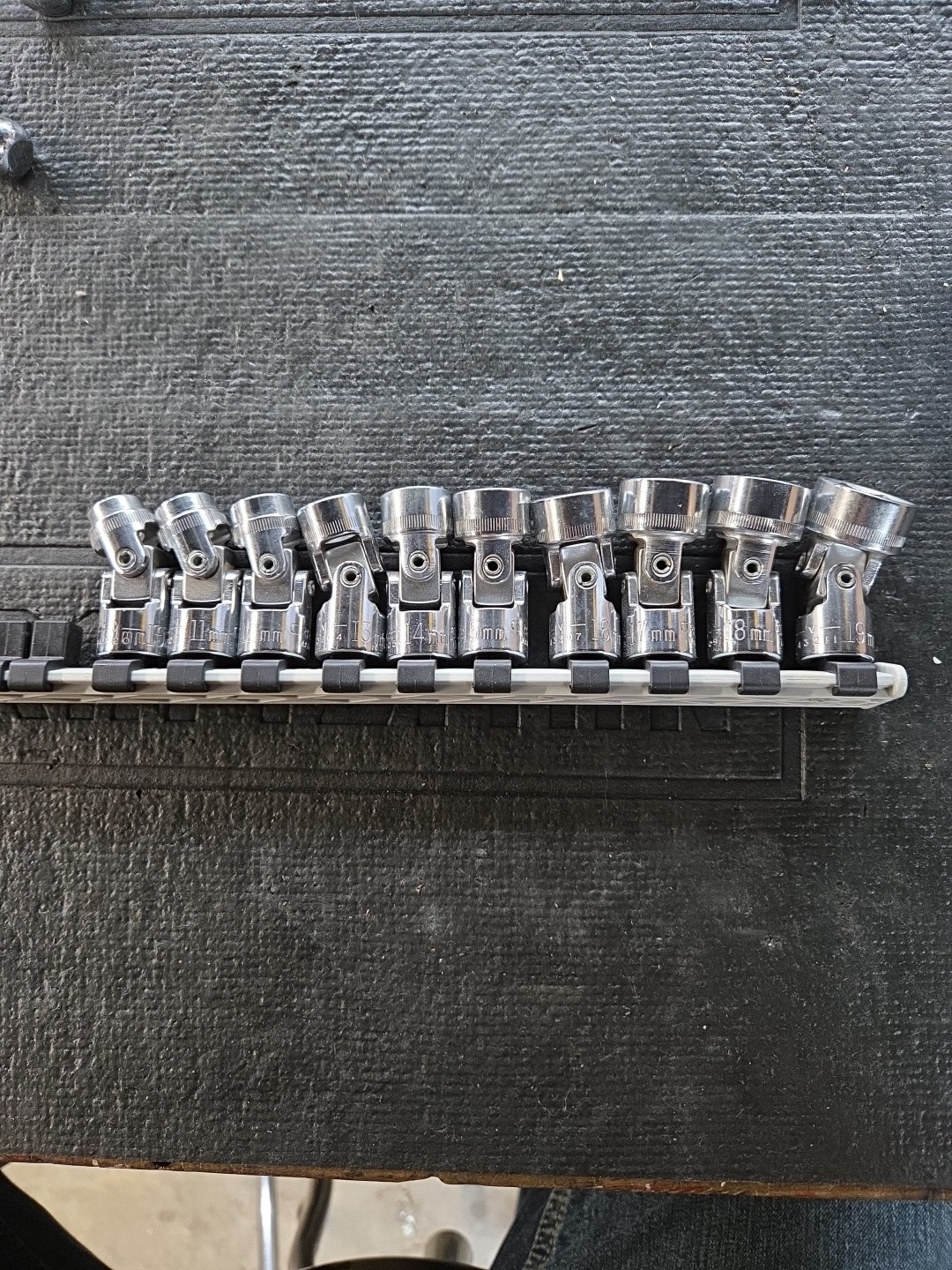 USA Craftsman 10pc 3/8″ drive shallow 6pt METRIC swivel socket set -V- with Rail