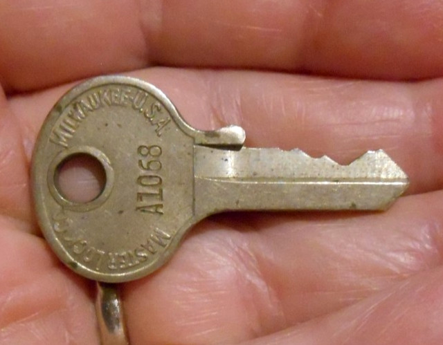 Vintage Old Antique Standing Walking Lion Master Lock Padlock Key # A1068