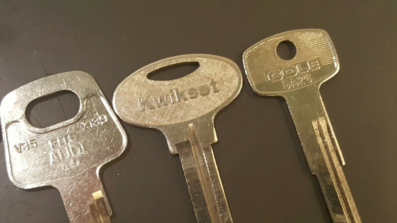 Lot of 5 Vtg Car Auto Keys Blanks DA26, V35 X139 AU8, TR39, X174 TR40, Kwikset