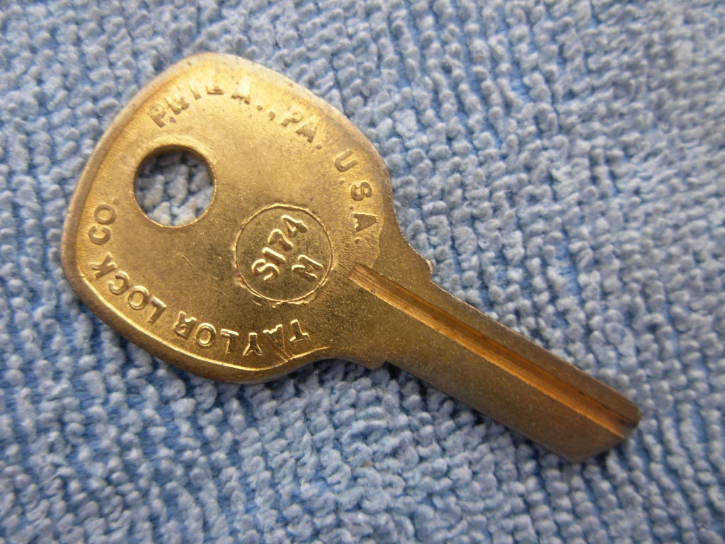 Key Blank-Taylor S174M-National-Rockford-AKA-ilco 1069SM-RO16-RO18-NCL D8792