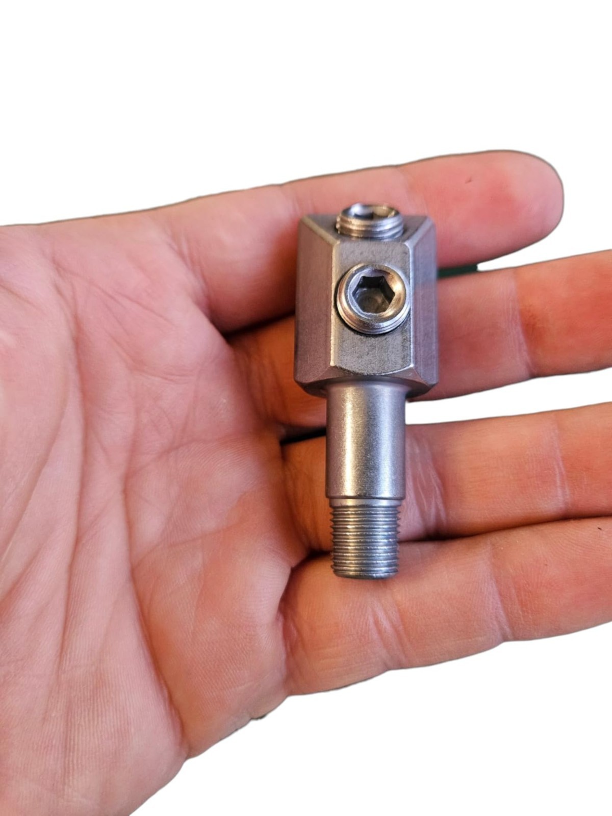 Oil Pressure Sensor Thread Adapter for Chevy Small Block Engines 305 350 1pc