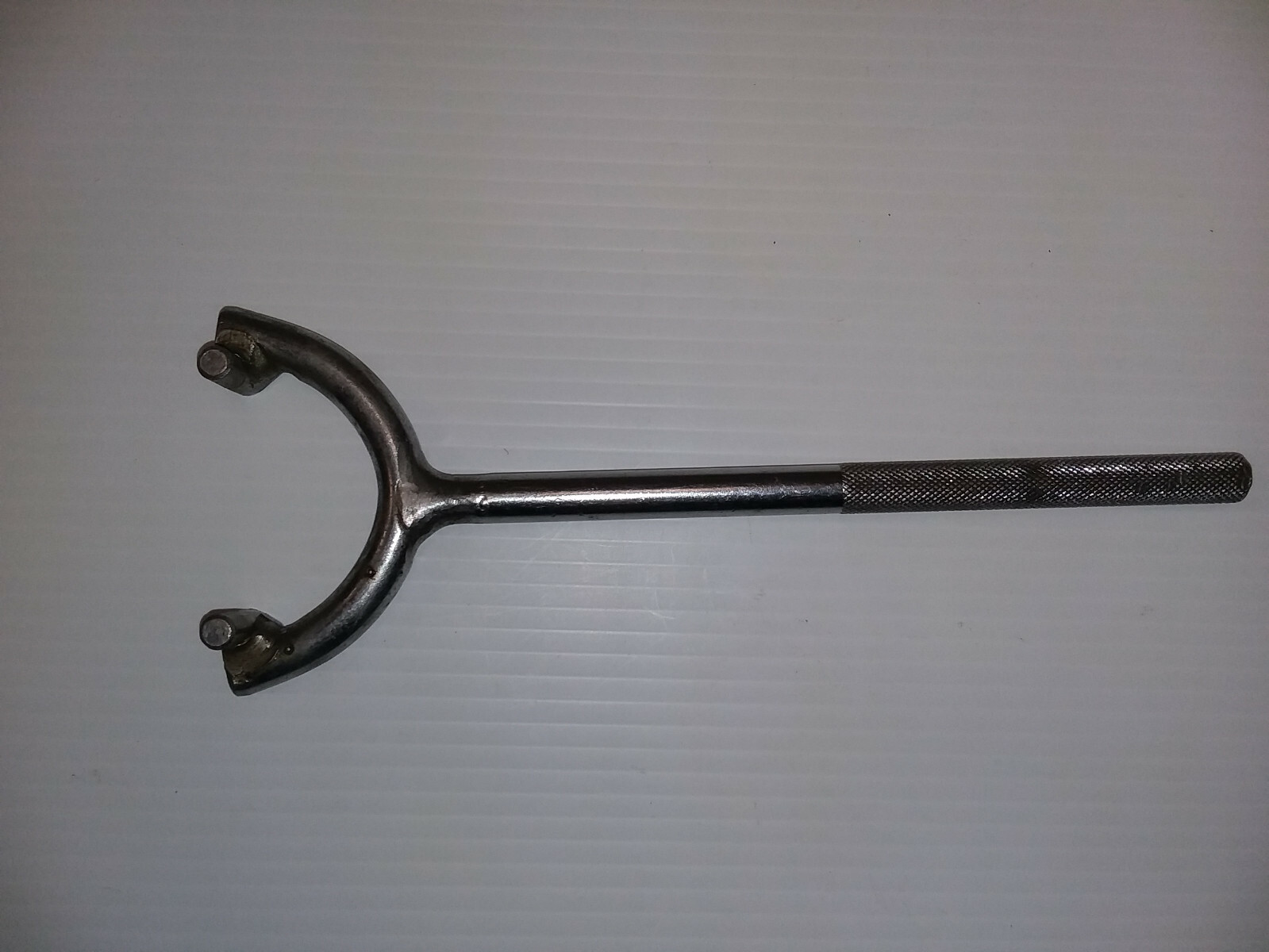 VINTAGE HONDA TOOL KOWA SPROCKET / CLUTCH HOLDER , HOLDING PINS ARE 60 MM APART