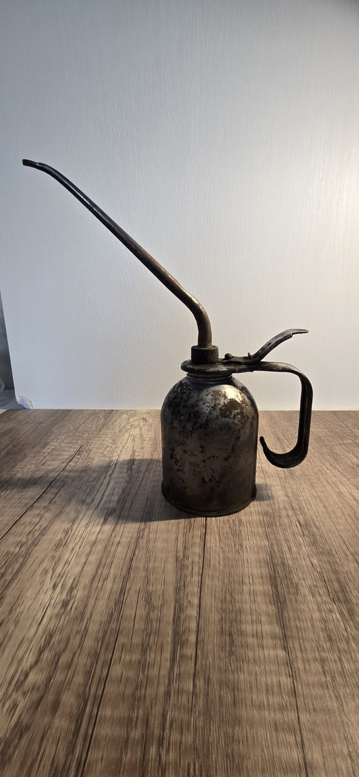 Eagle Vintage Oiler Can with internal pump action