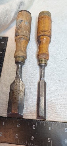 Erik Anton Berg Eskilstuna Sweden beveled Chisel 1 ” shark logo. + 5/8″ no logo