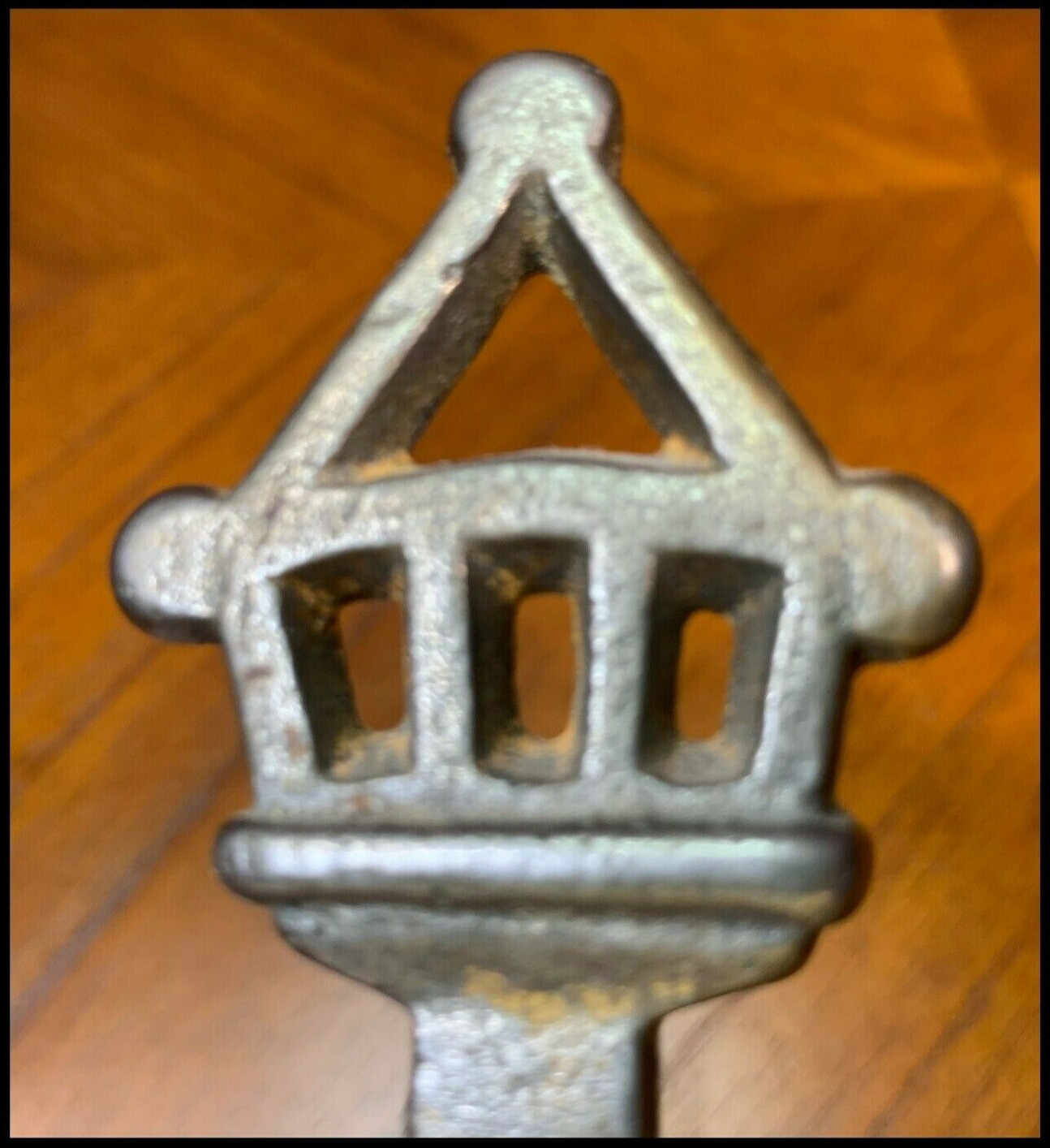 RARE HARD TO FIND VINTAGE HEAVY CAST IRON SKELETON KEY- THIS ITEM IS AWESOME