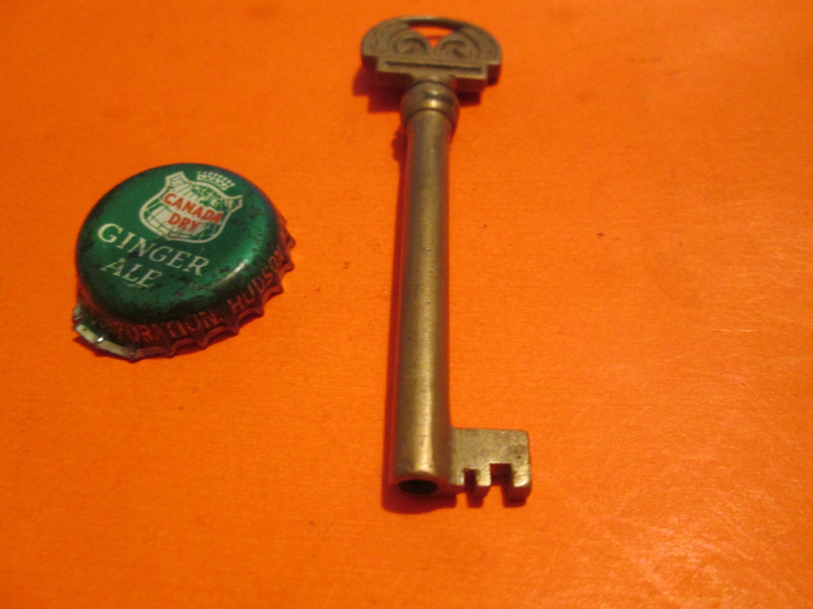 VINTAGE OPEN BARREL BRASS EASTLAKE SKELETON KEY CABINET DRESSER KEY 3.5 INCH