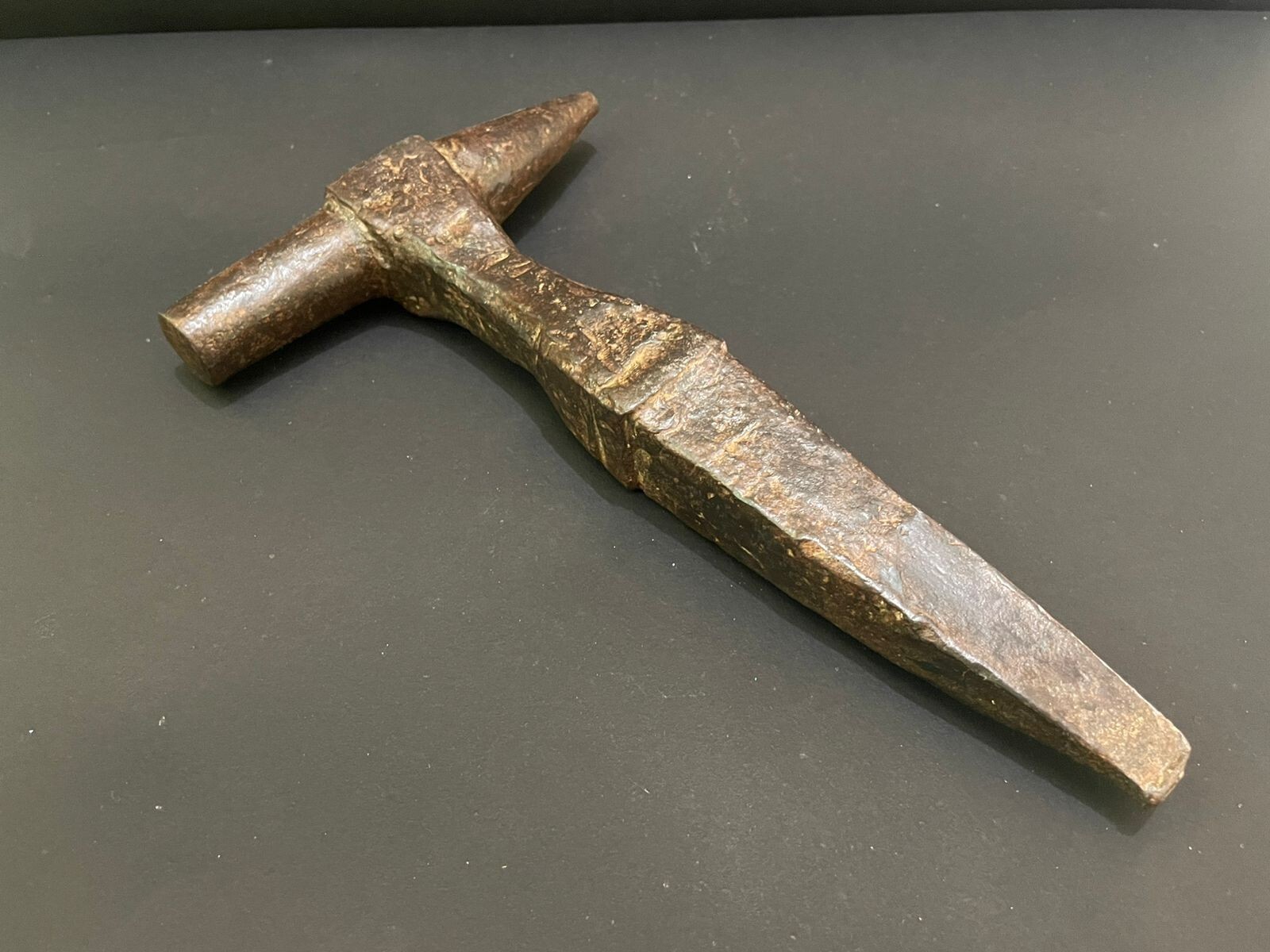 Old 19th” Vintage Hand Carved Stake Blacksmith’s Rustic Iron Horned Anvil