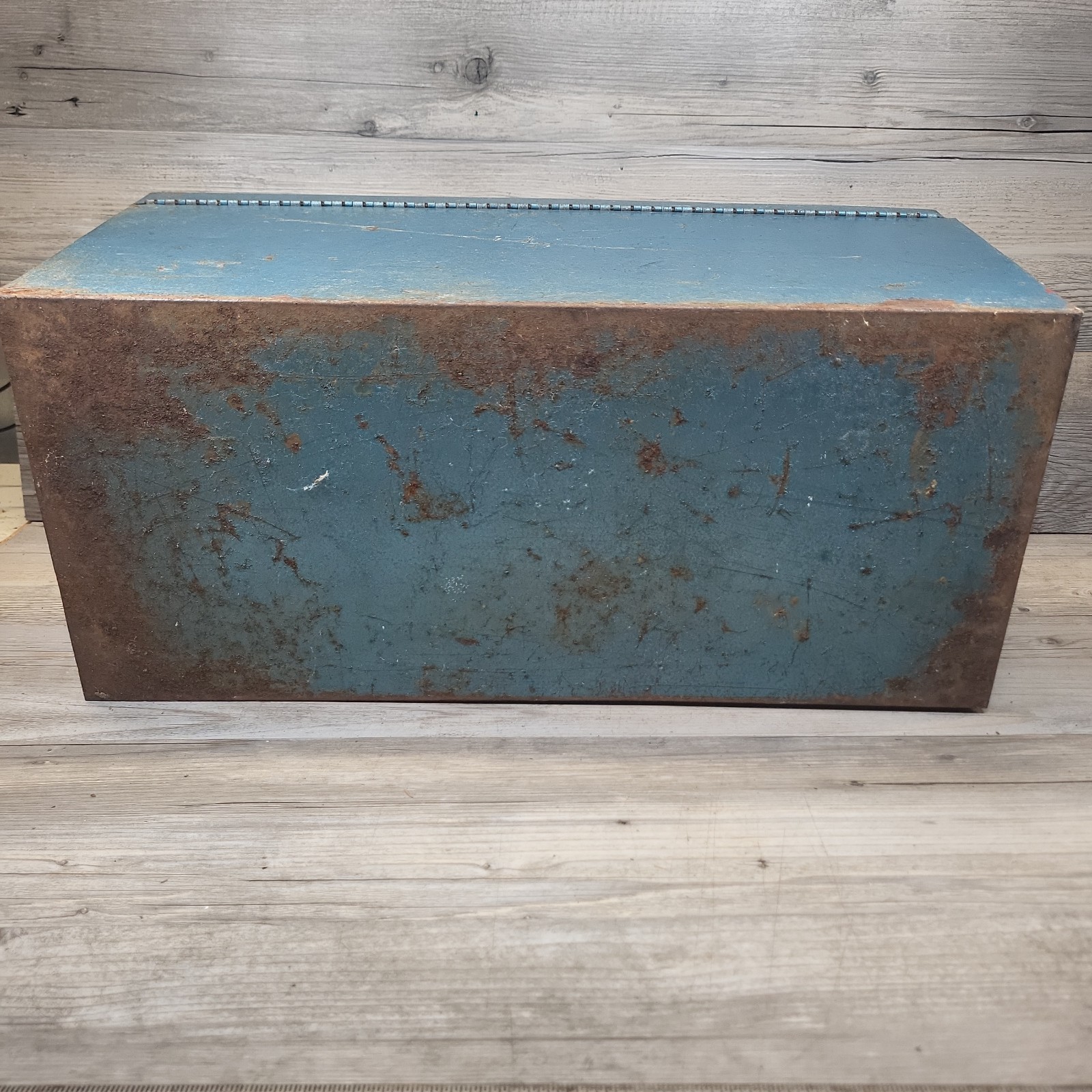 Rare Vtg 20×10 BELKNAP Hardware Blue Grass Two Drawer Locking Tool Box