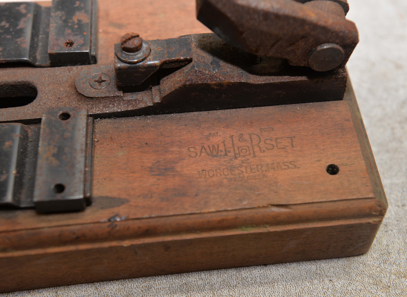 Vintage Davis patent saw set rare original cherry base collectible sharpen tool