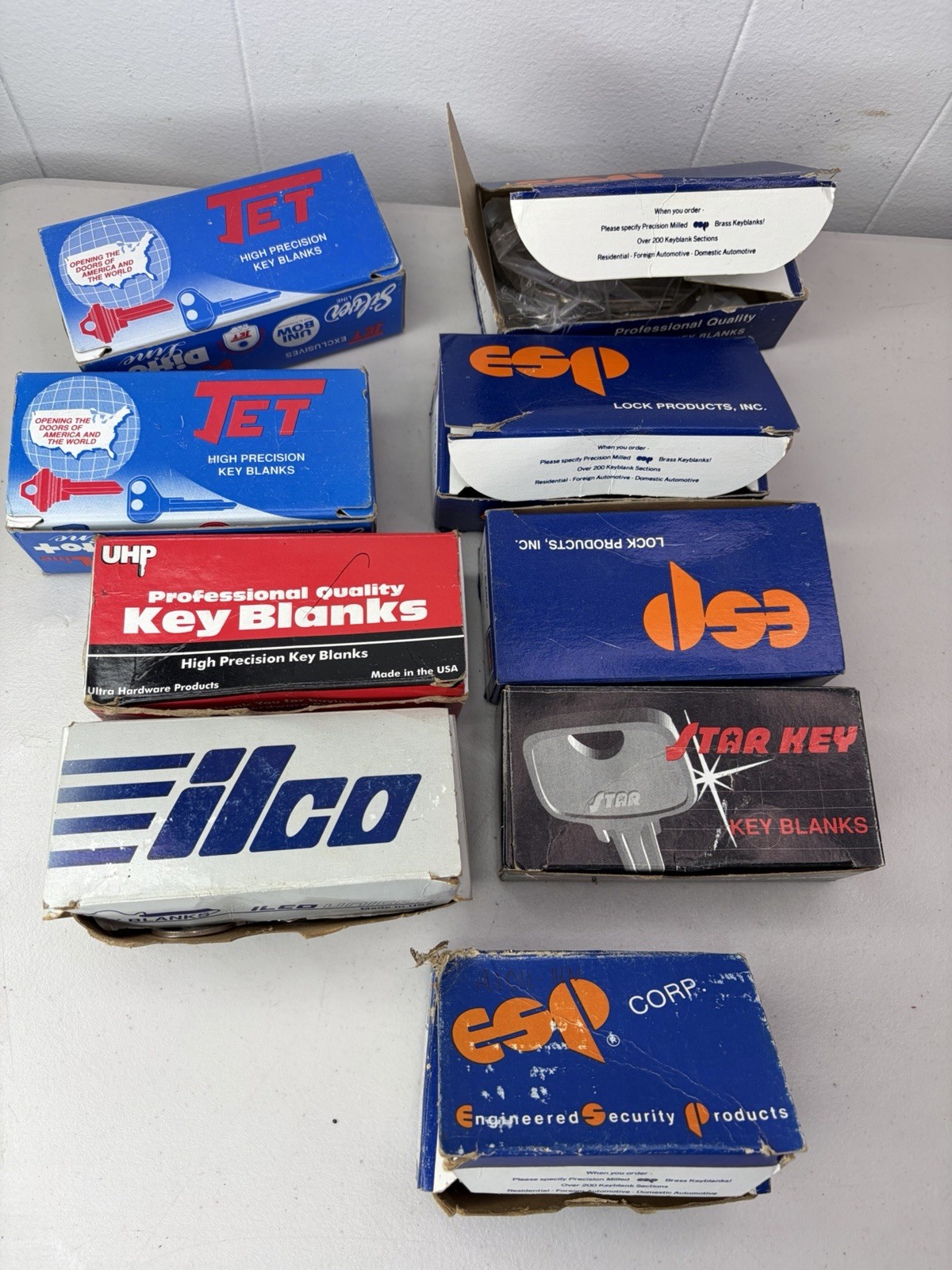 Huge Vintage Lot of Key Blanks Unused Various Keys Esp ilco Star Jet