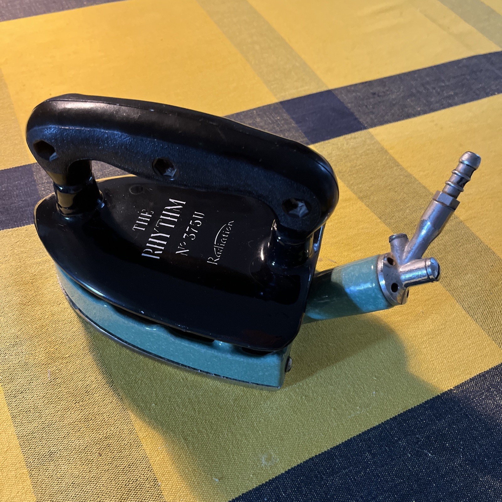 Vintage THE RHYTHM No. 375U Gas Iron Collectible 11x5x6″