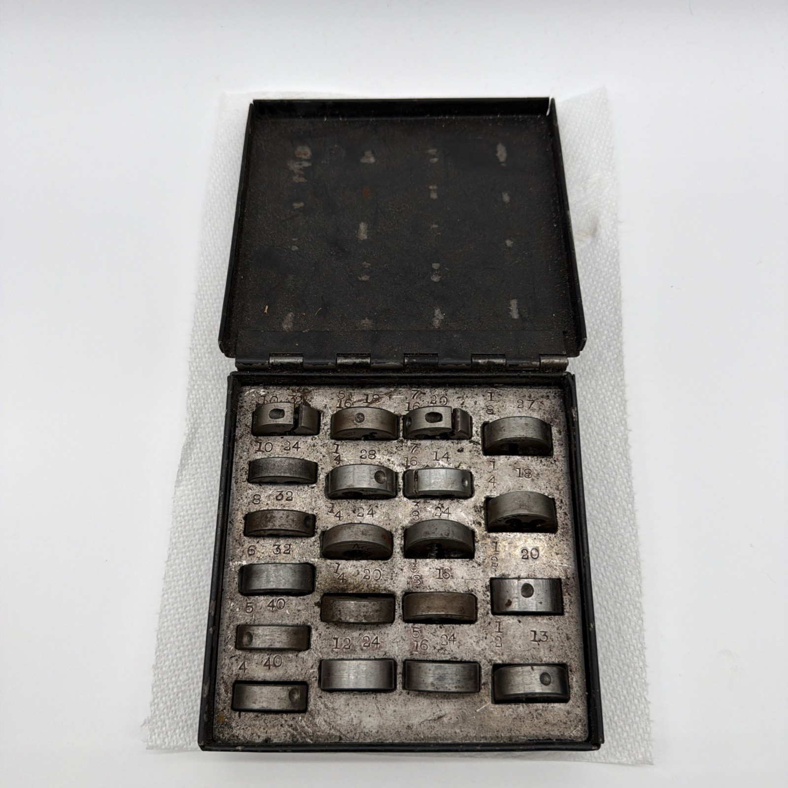 Machining Dies Assorted Vintage Ace GTD NPT NF 20 Pieces And Box