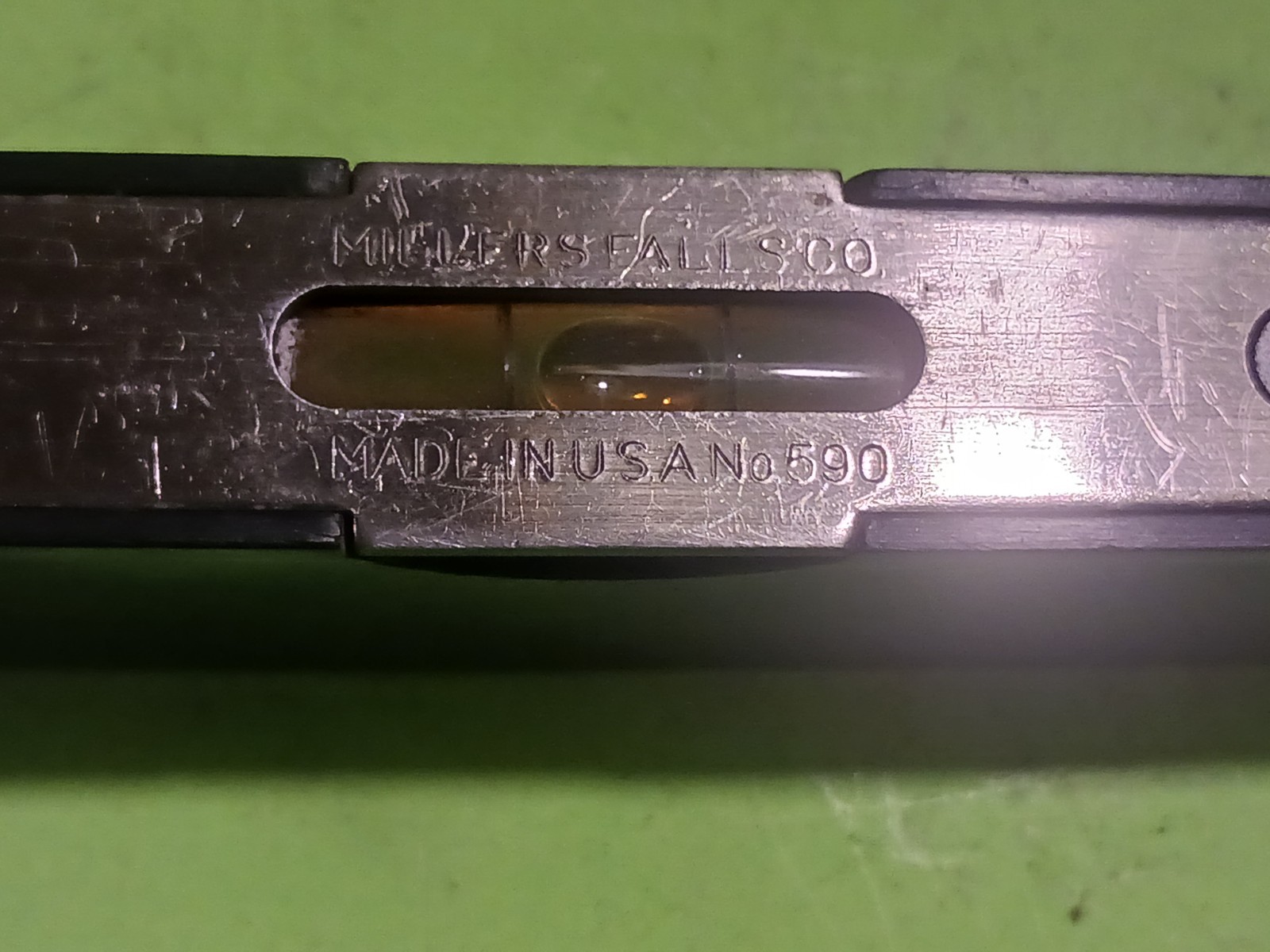 Vintage Millers Falls 9″Bakelite Torpedo 3 position Level No. 590 w/Original Box