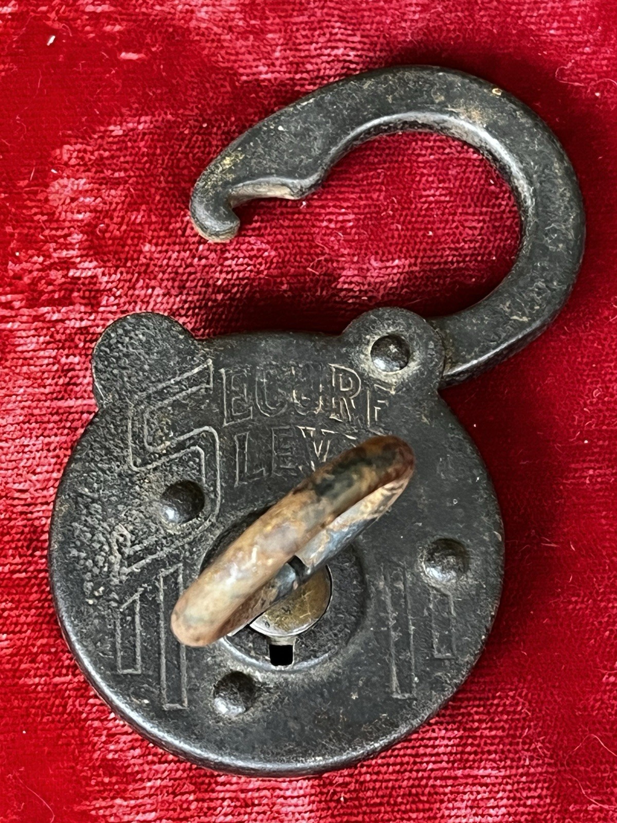 Secure Lever Steel Padlock With Key-Working Condition