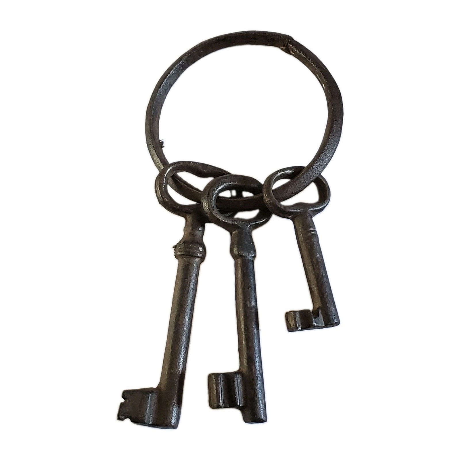 Vintage Cast Iron Skeleton Keys Ring Set Rustic Pirate Jailer Decor Prop 3pc Lot