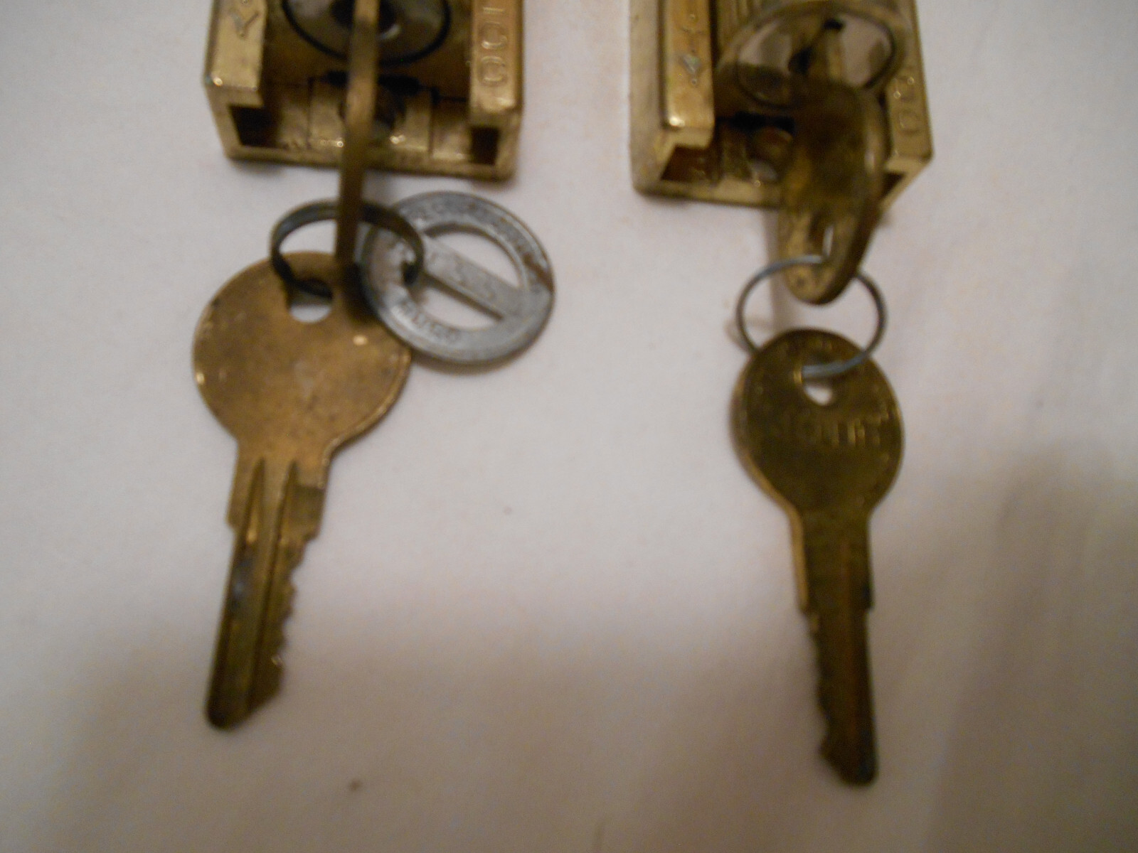 2 Vintage Security Hdwe Co Keyed Window Patio Door Windo Loc Locks w Keys USA