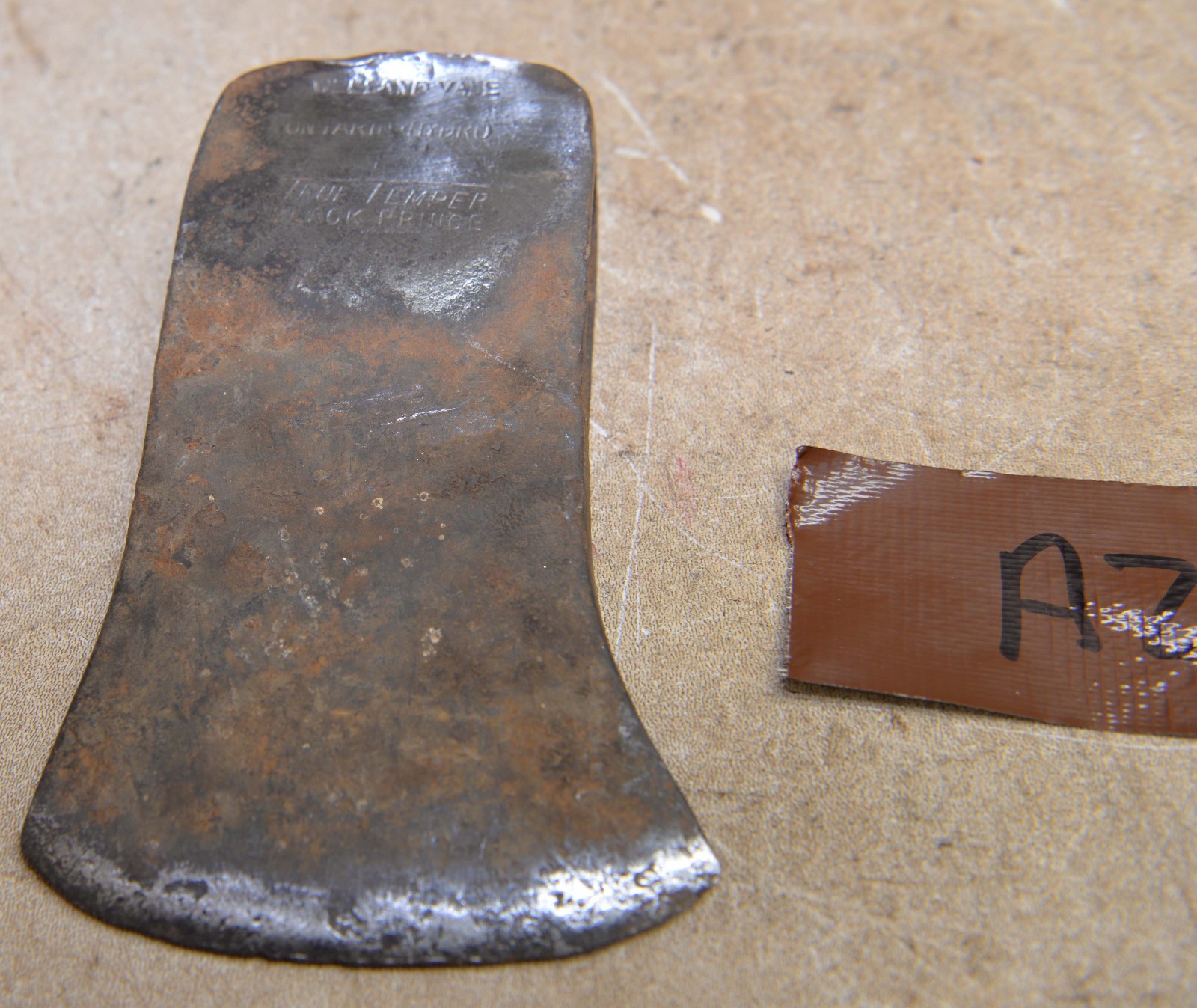 Rare Welland Vale True Temper Black Prince Ontario Hydro 3 1/2lb embossed axe A2