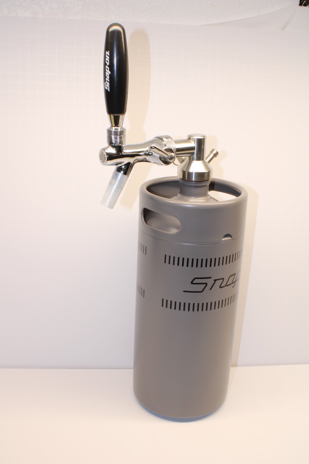 DARK TITANIUM Snap-on Collectable Co2 Beer Growler/tap set complete