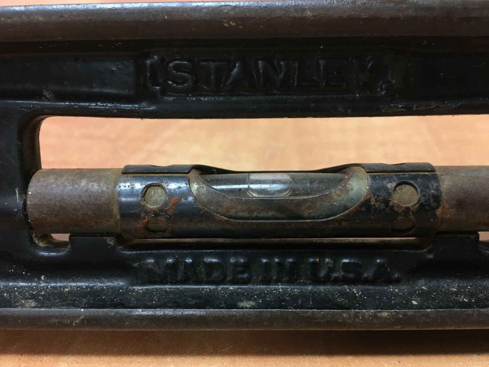 Vintage Stanley 36G 18″ Cast Iron Level Good Bubbles & Vial Protectors