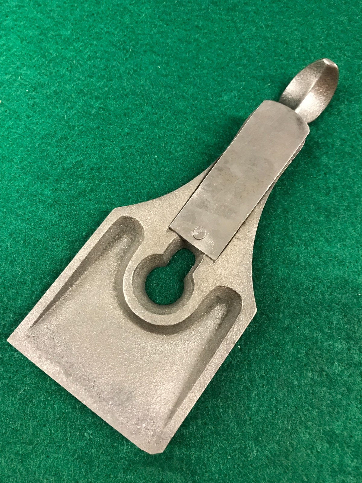 Orig. STANLEY Plane Parts – 2 3/8″ Keyhole Lever Cap -No. 4 1/2, 6, 7 & Bedrock