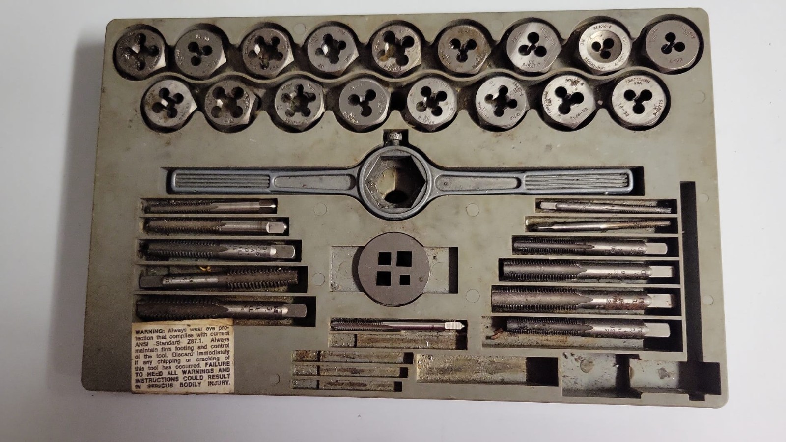Craftsman SAE Tap & Die incomplete set, missing 5 small taps.