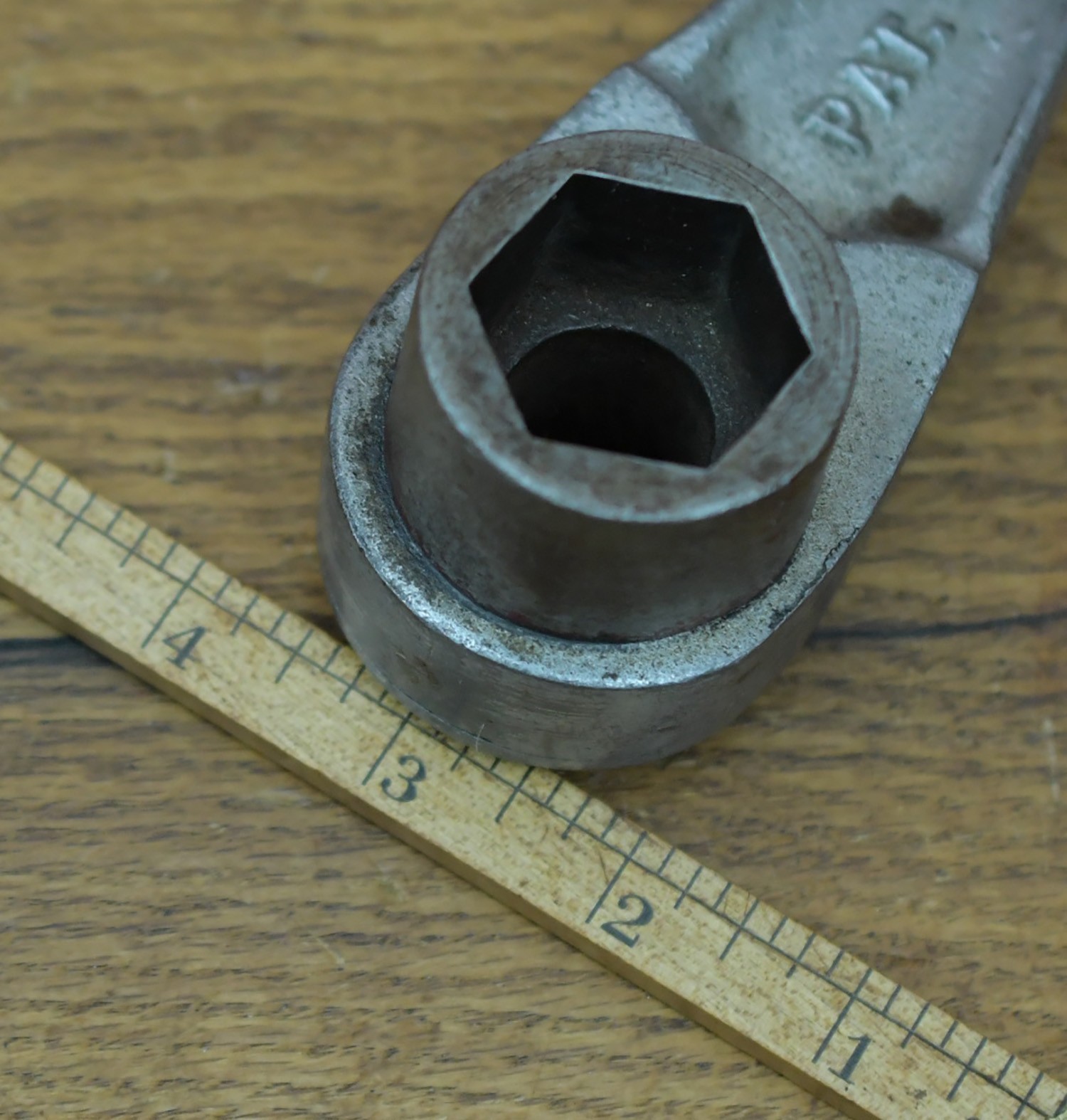 Lowell Wrench Co. No 50-A 8″ PAT PEND Reversible Ratchet Socket Wrench 1″ Socket
