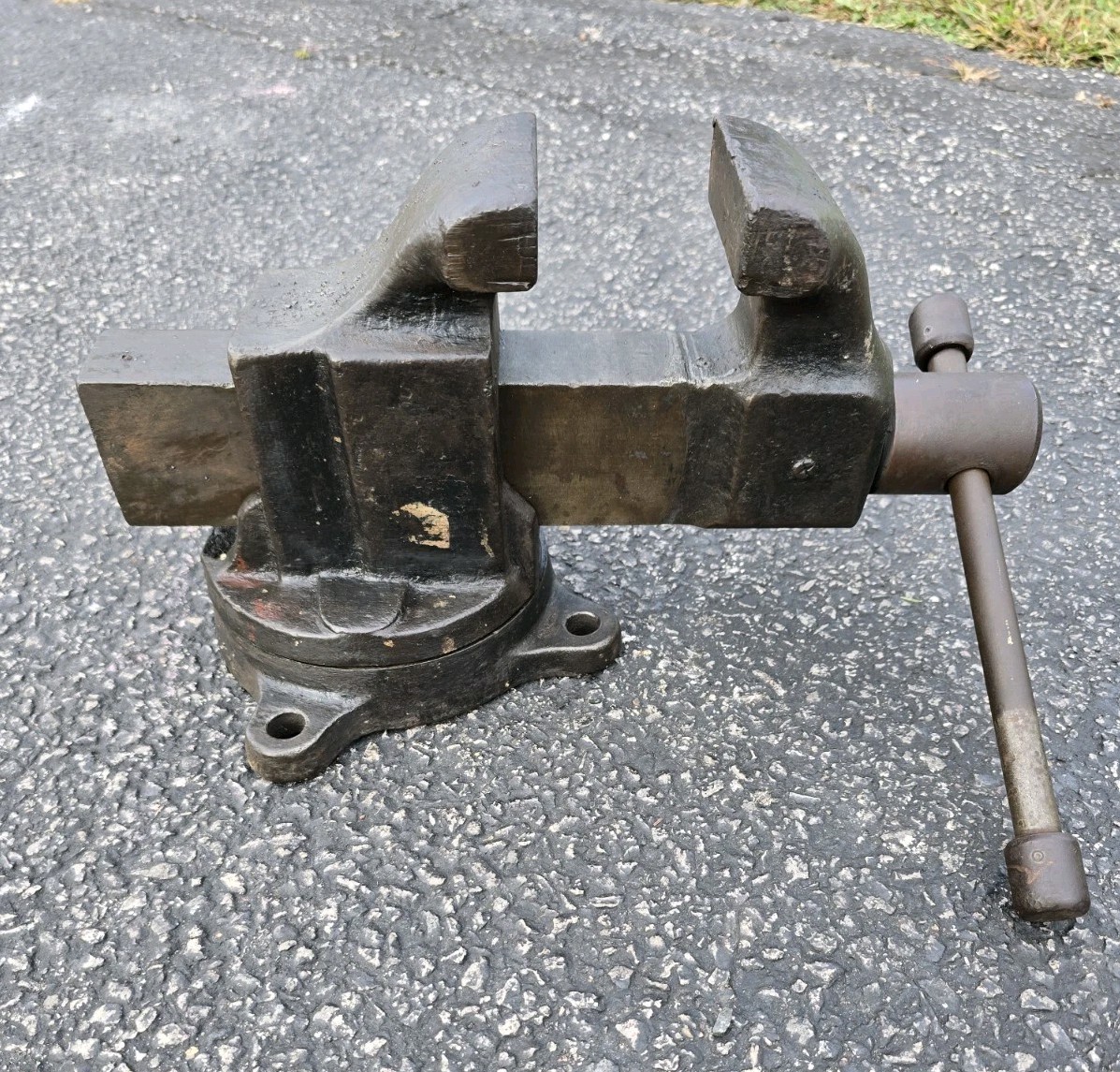 Vintage Yost 203 1/2 Swivel Bench Vise 3-1/2” Meadville PA USA