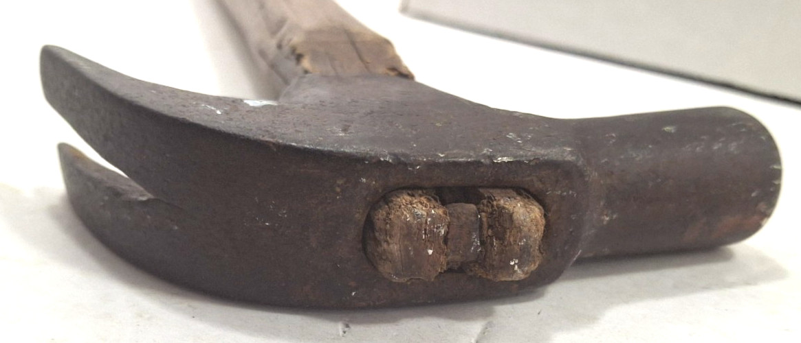Vintage Wooden Handled 1 Pound 10 Ounce Claw Hammer