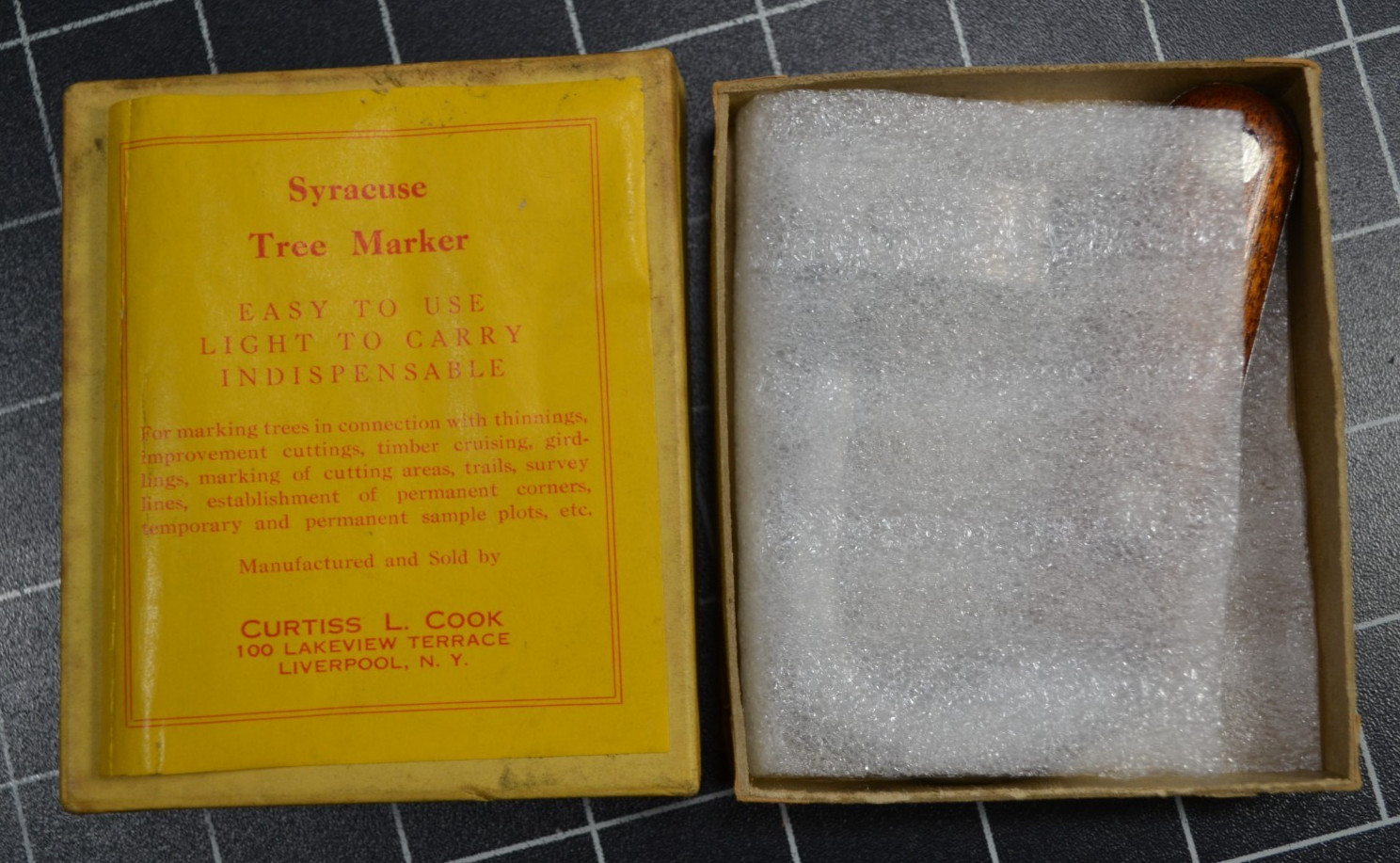 SYRACUSE TREE MARKER – MADE BY CURTISS L. COOK – LIVERPOOL, NY – UNUSED IN BOX