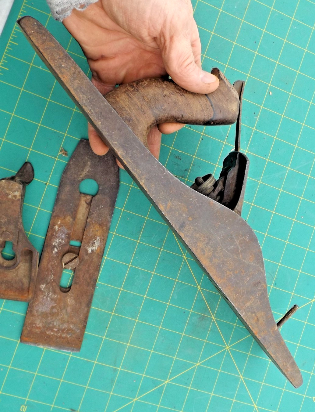 Vintage Wood Working Plane No 5 1/2 (parts only plane damaged)