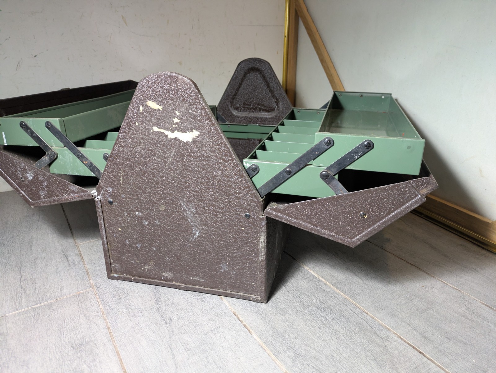 Vtg Kennedy Kits Machinist Cantilever Metal Tool Tackle Box Chest Trays Hip Roof